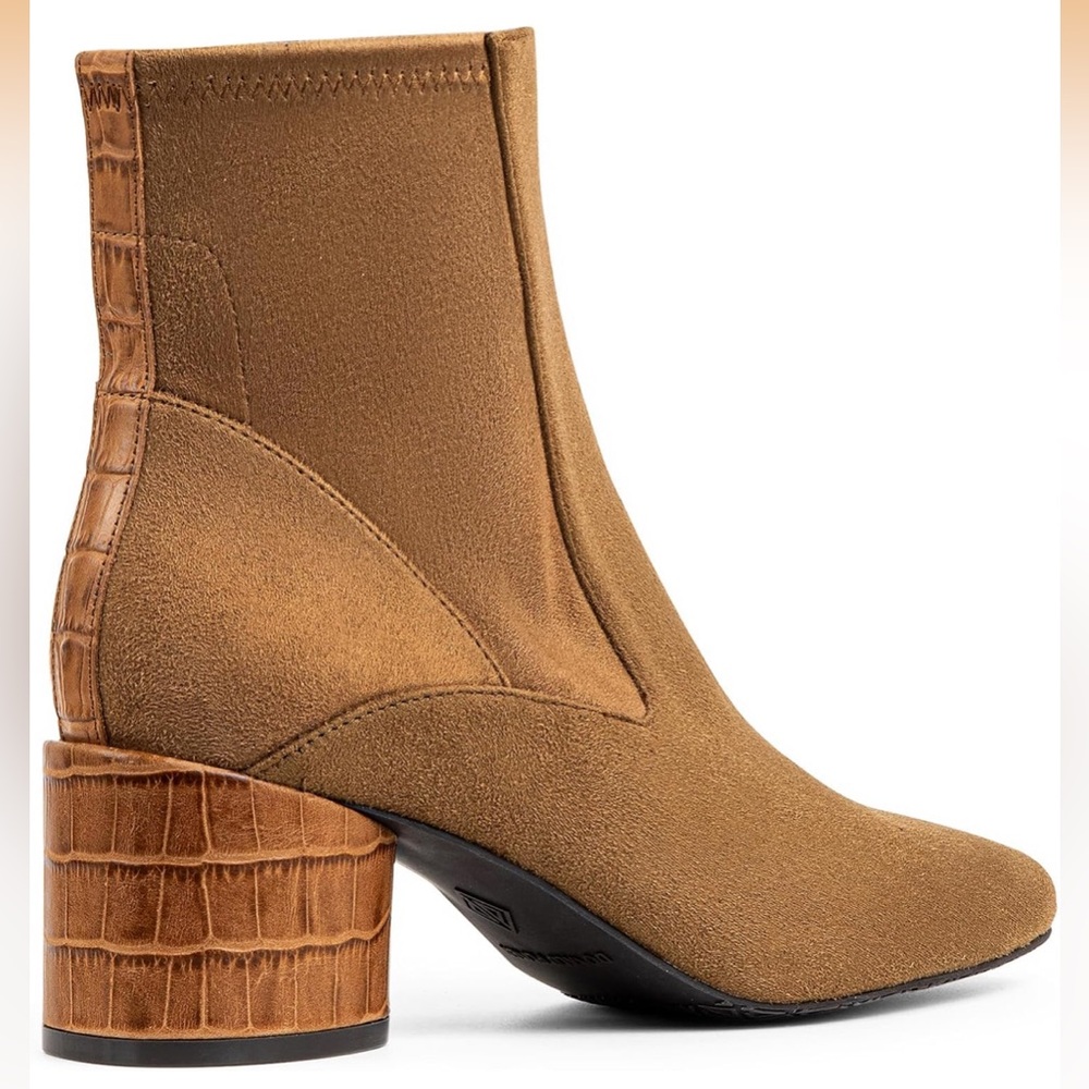 NIB Donald Pliner GAIGE Heeled Ankle Booties in Saddle - Picture 5 of 13